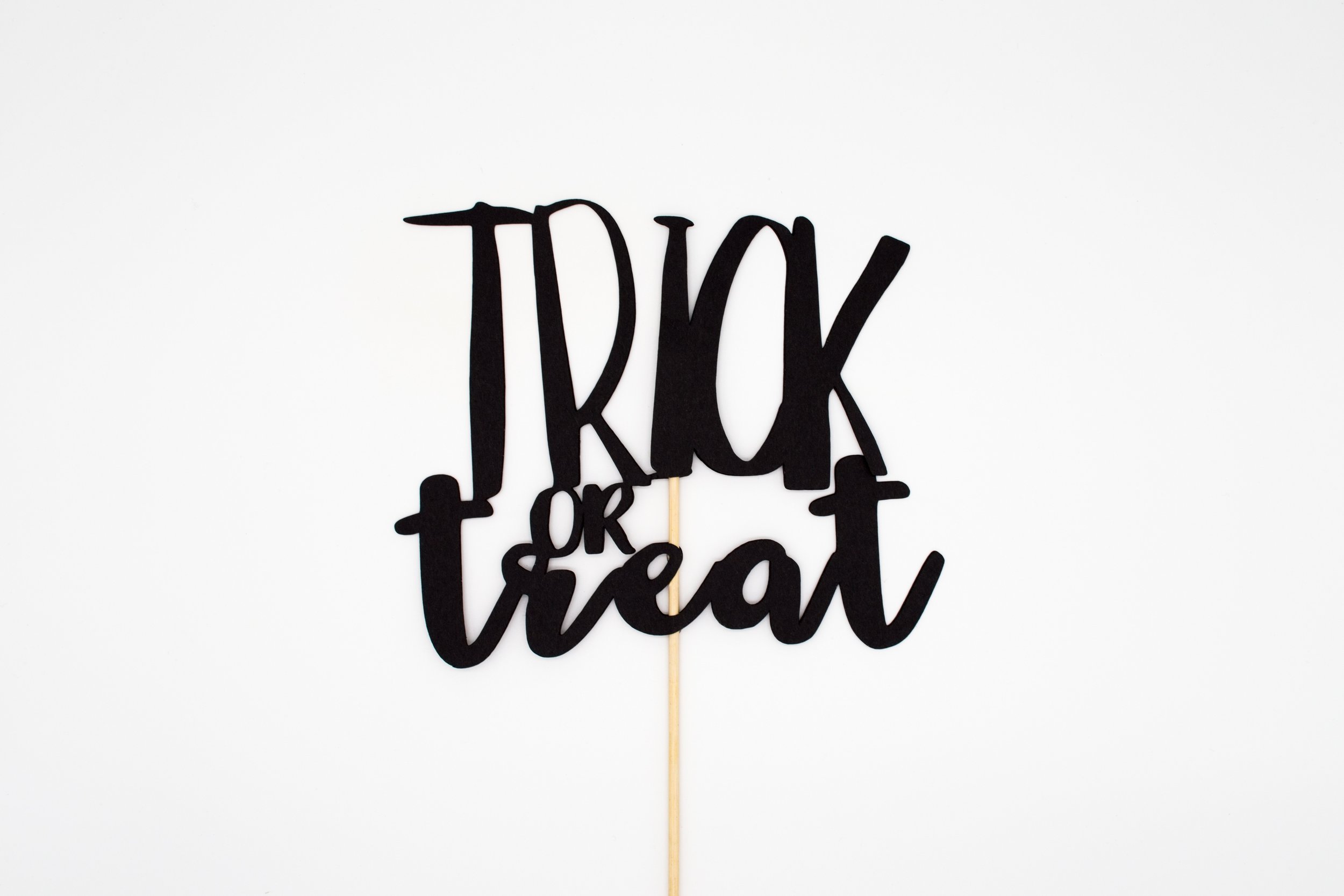 trick or treat sign by mel-poole-.jpg