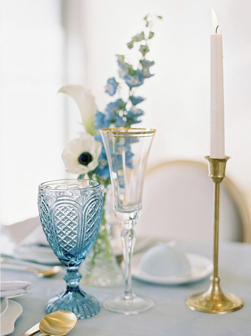 blue-goblet-bud-vase-arrangement-yyc-restaurant.png