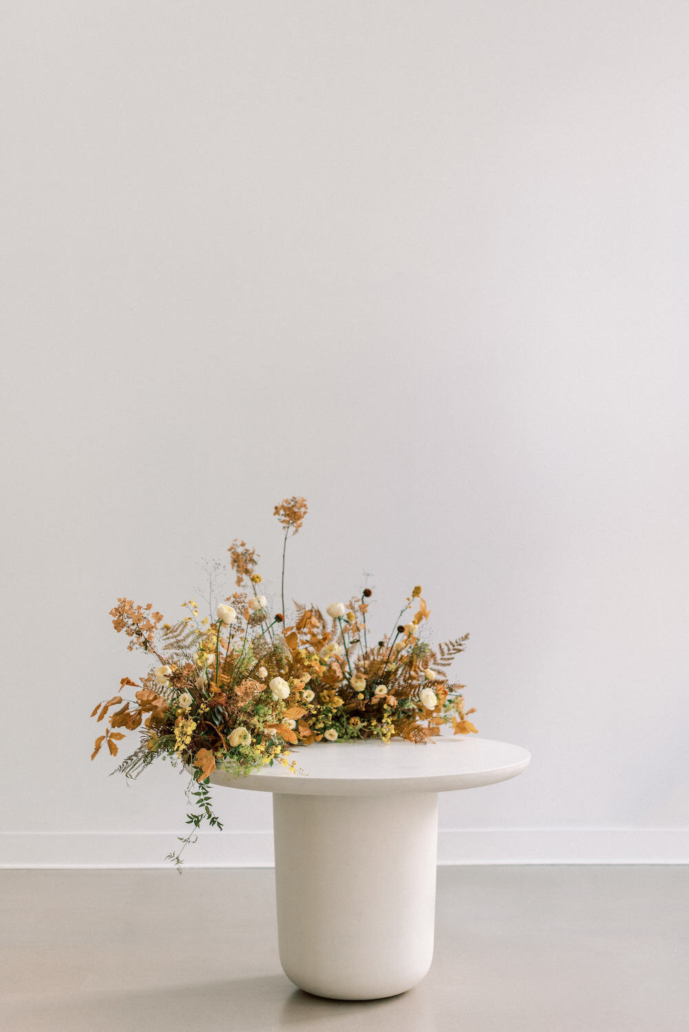 Photo: Pam Kriangkum // Florals: Fall For Florals